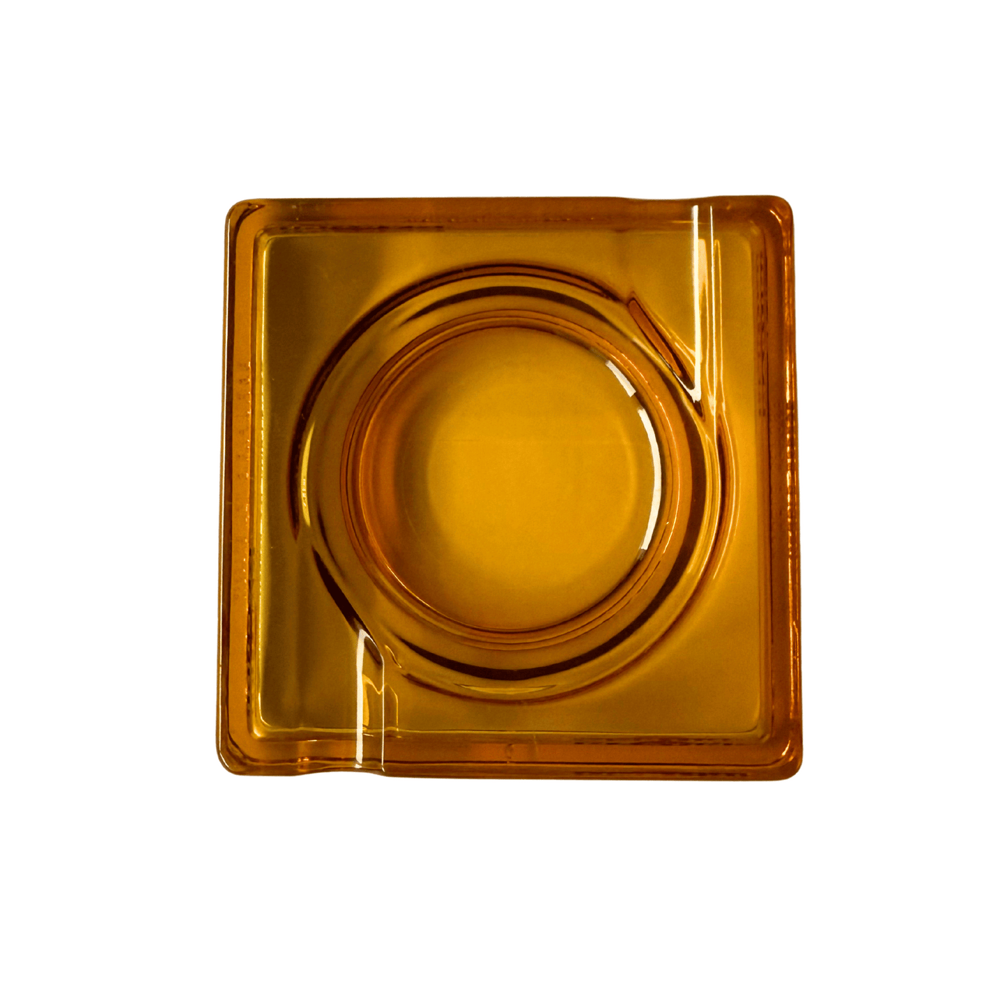 Un cendrier Martini tout droit sorti d’un autre temps. Son verre ambré et son design carré lui donnent un charme fou, parfait pour apporter une touche vintage à n’importe quel espace. Il a vécu, il a servi, et c’est ce qui fait toute son authenticité.